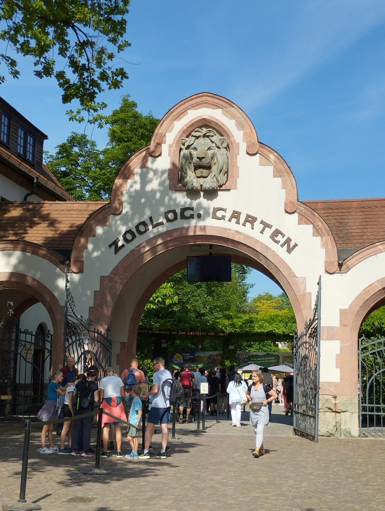 Zoo Leipzig - Tierärztin Dr. Mertens