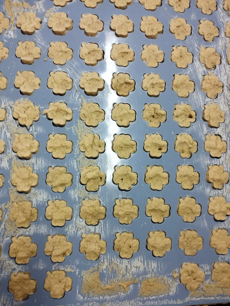 Pastinake-Kartoffel-Rind-Kekse für Hunde