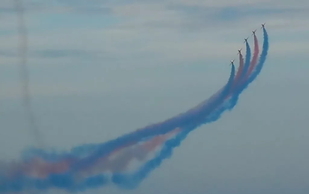 Red Arrows Air Display - Cowes Week