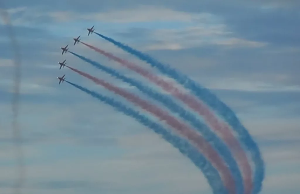Red Arrows Air Display - Cowes Week