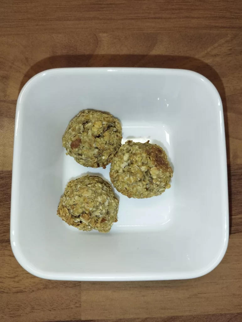 Apfel-Kokos-Bällchen für Hunde