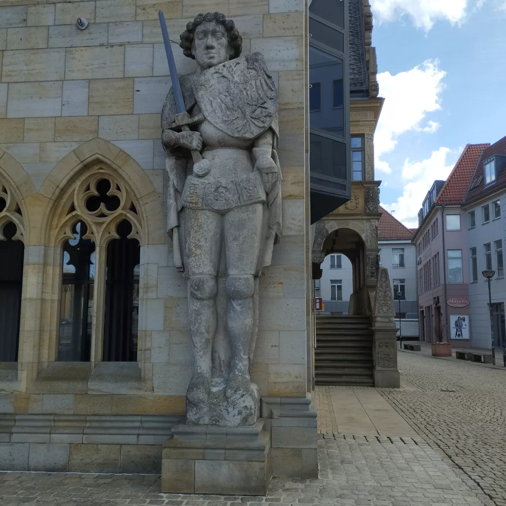 Rathaus von Halberstadt - Roland