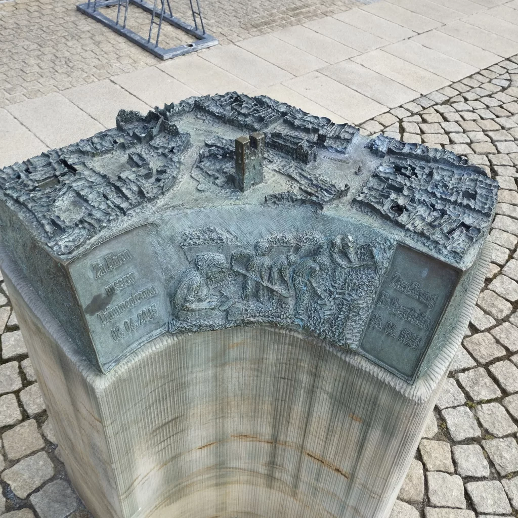 Trümmerfrauendenkmal - Halberstadt