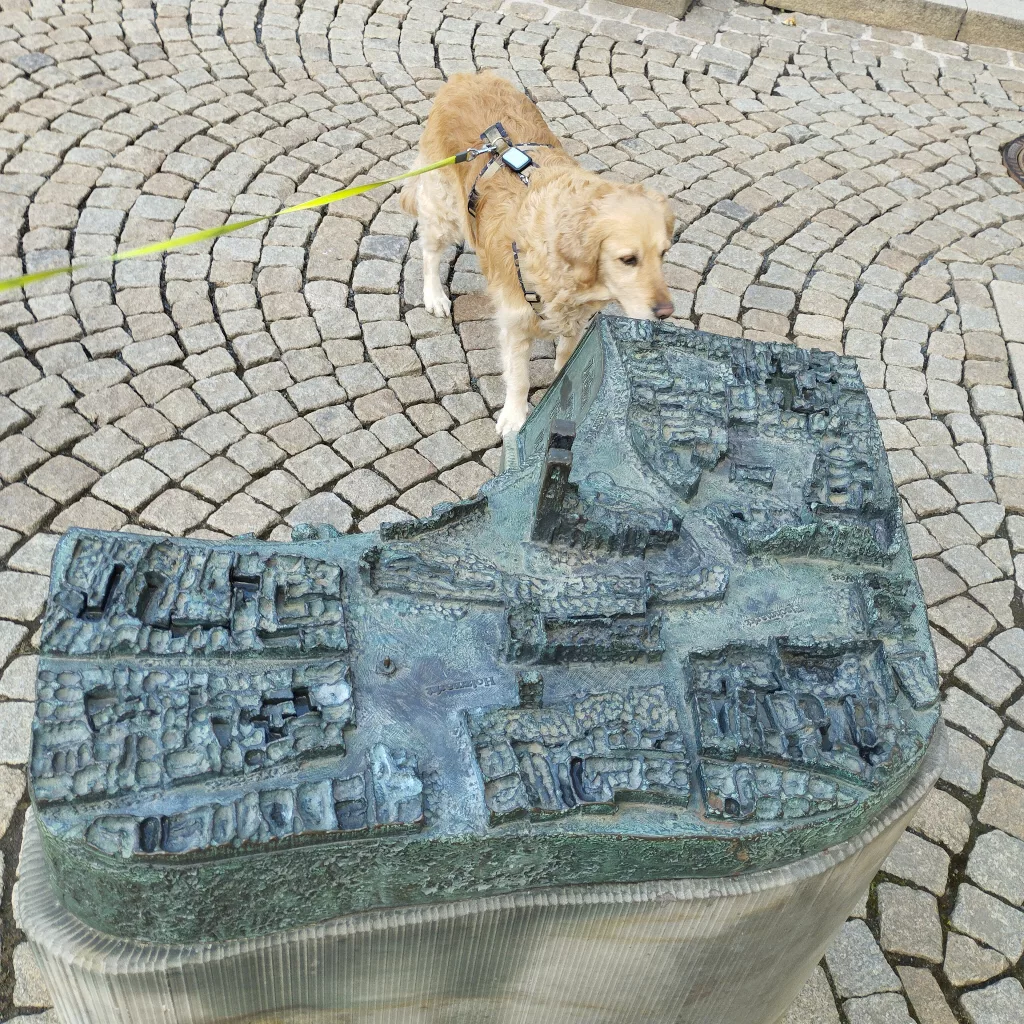 Trümmerfrauendenkmal - Halberstadt