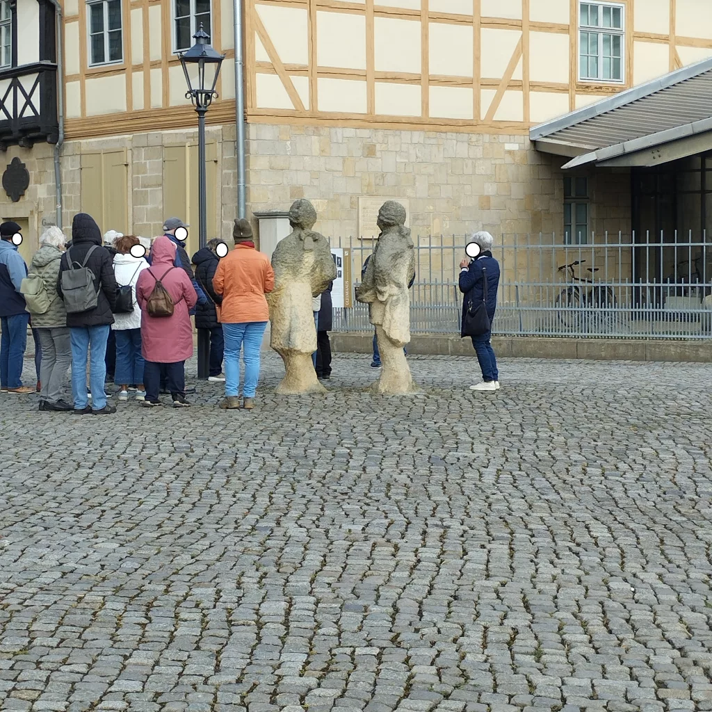 Zwei Herren in Betrachtung des Domes - Halberstadt