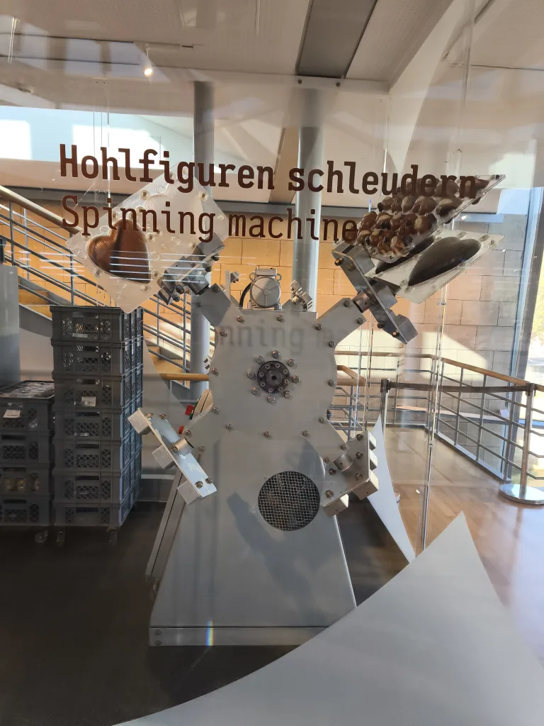 Maître Chocolatier (Schokoladenmeister) bei der Arbeit - Schokoladenmuseum Köln