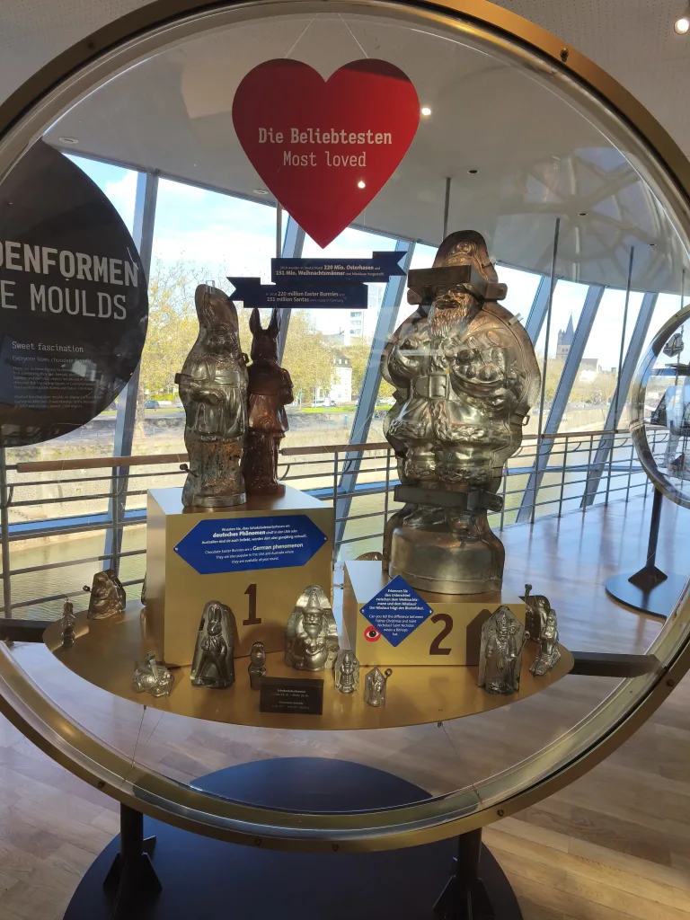 Maître Chocolatier (Schokoladenmeister) bei der Arbeit - Schokoladenmuseum Köln